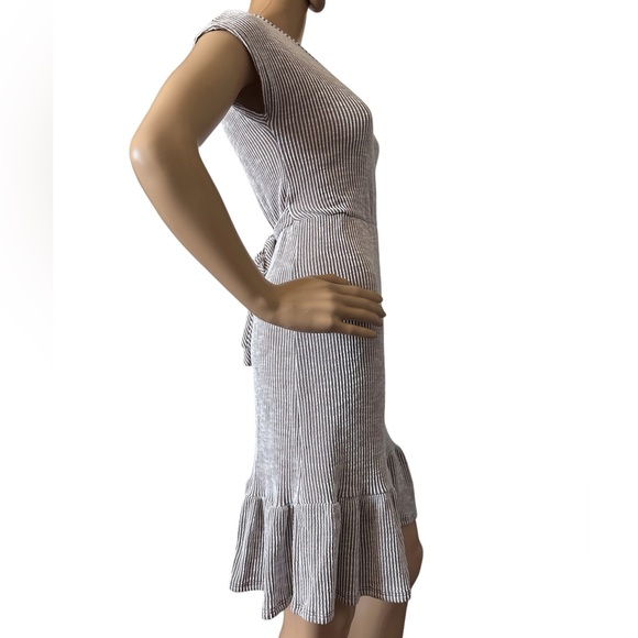 Caution To The Wind Dress Gray Sleeveless - Picture 6 of 9